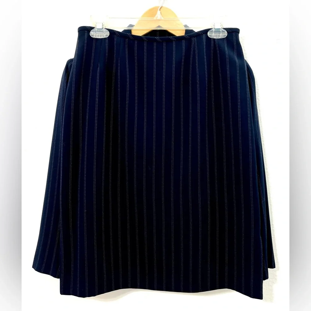 Tahari Navy Double Pinstriped Suit Jacket and Skirt Size 6 - Picture 2 of 7